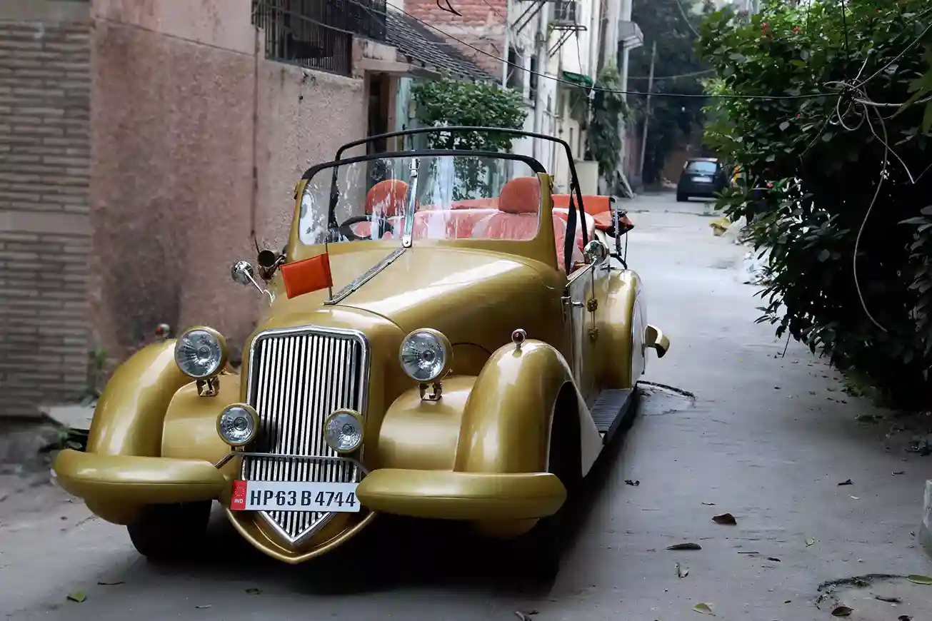 Hire Golden Morgan 1955 for Wedding, Golden Morgan Vintage car On Rent